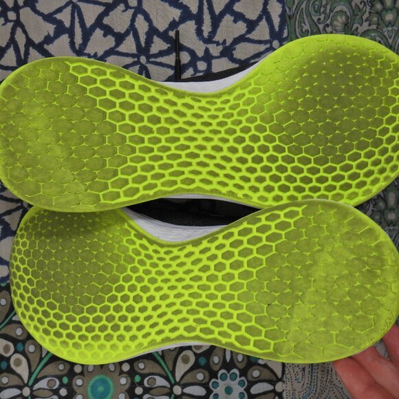 New Balance Fresh Foam Roav Black & Pink Running Shoes - Picture 8 of 10